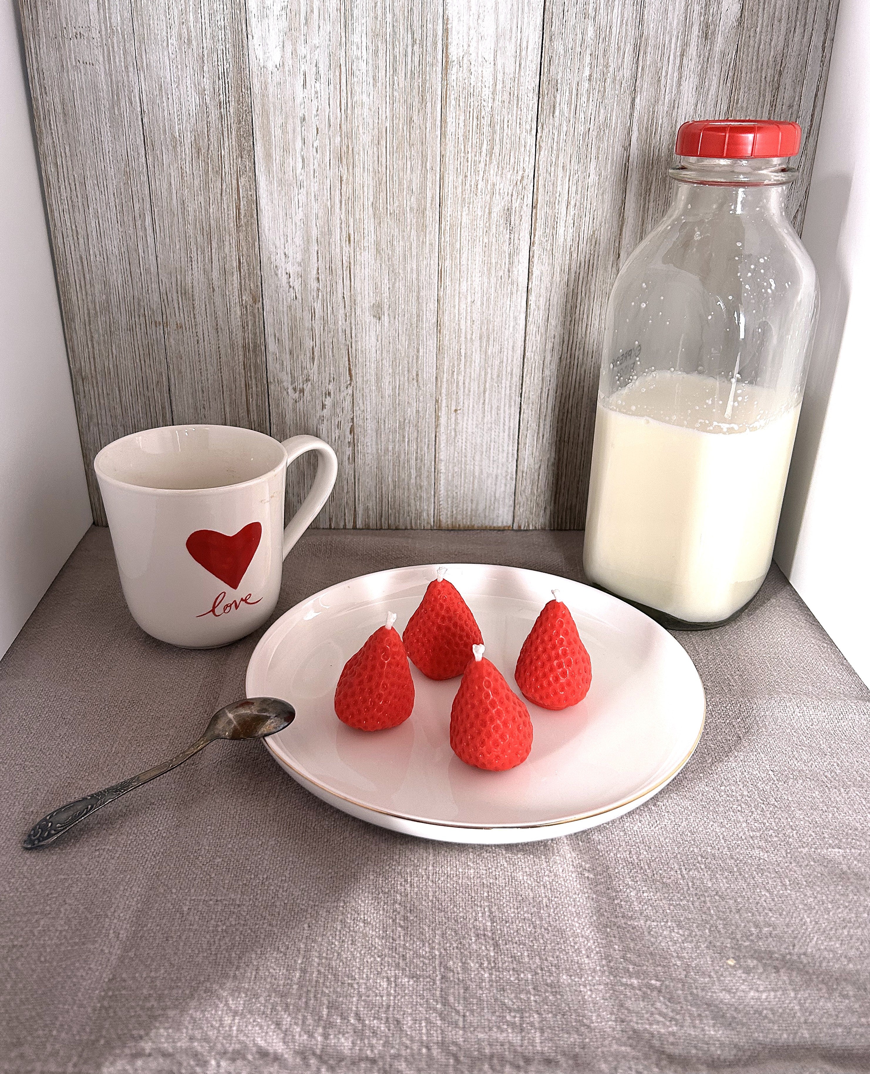 🍓 Strawberry Candle Set (Set of 4) | Strawberry & Cream Scent | Mendeleev Atelier