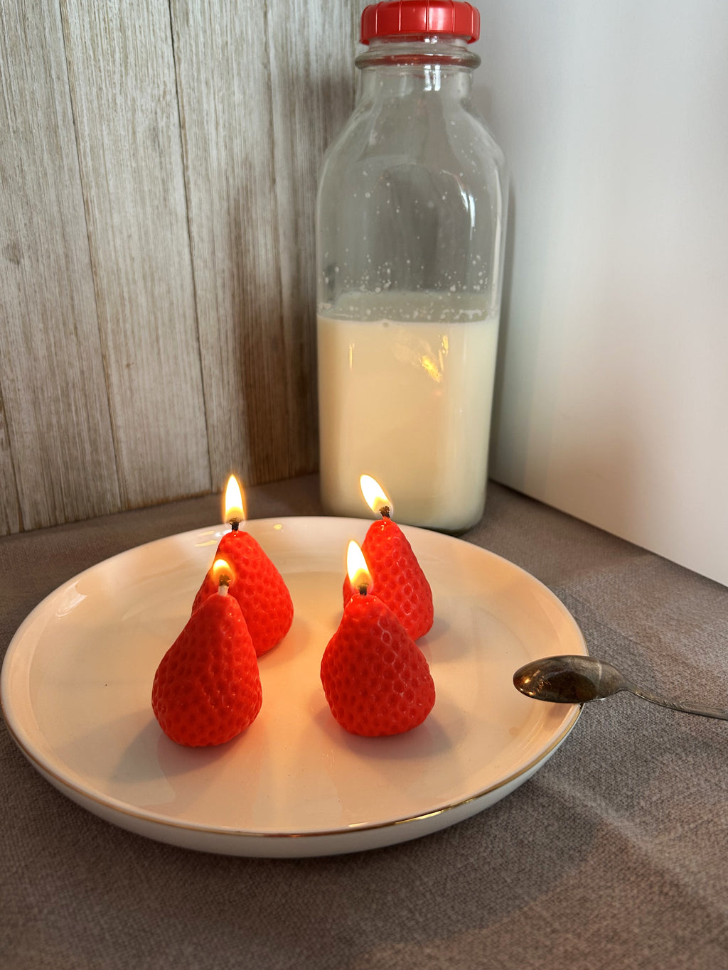 🍓 Strawberry Candle Set (Set of 4) | Strawberry & Cream Scent | Mendeleev Atelier