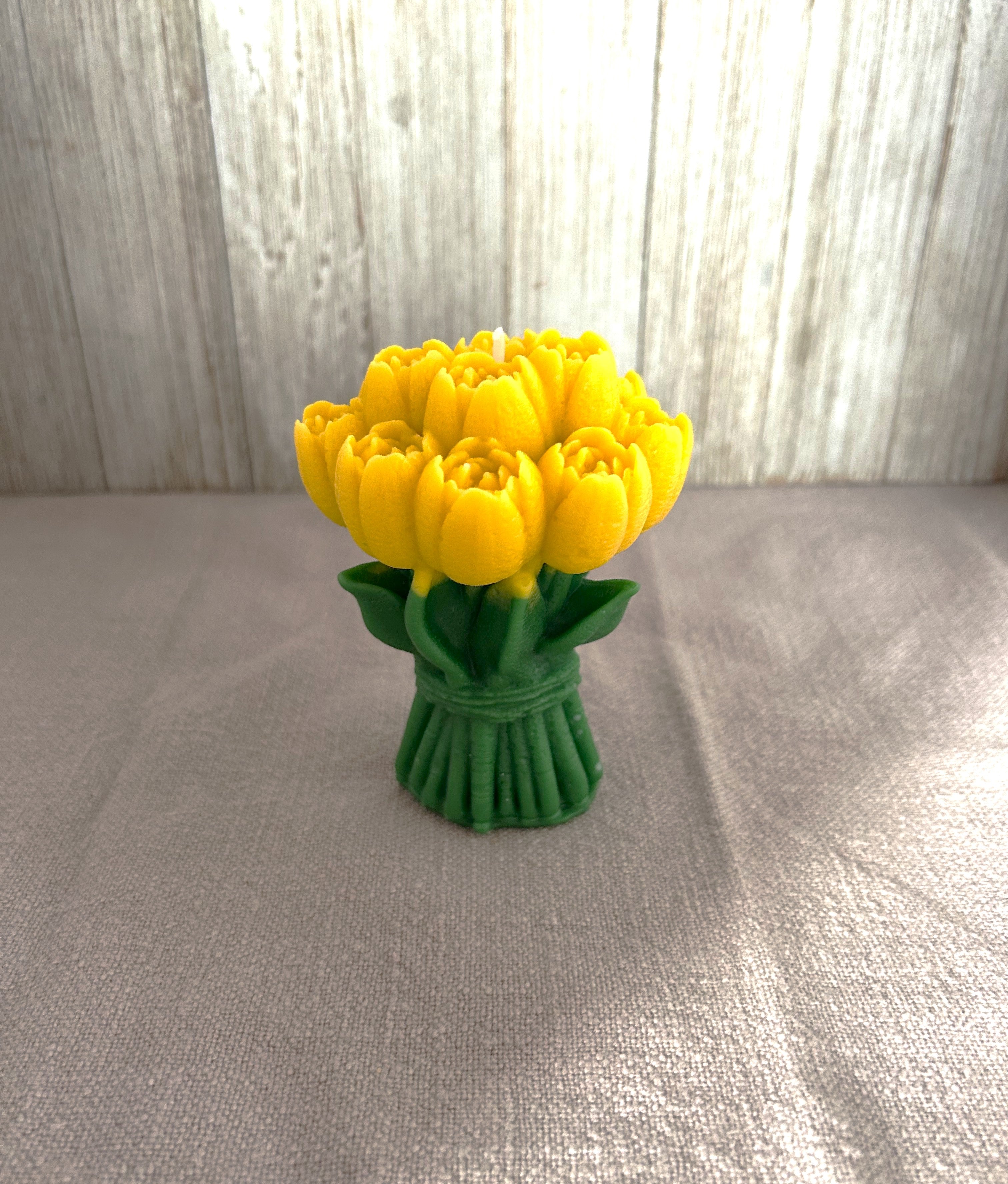 🌷 Tulip Bouquet Candle (160g) | Floral Spring Candle | Mendeleev Atelier