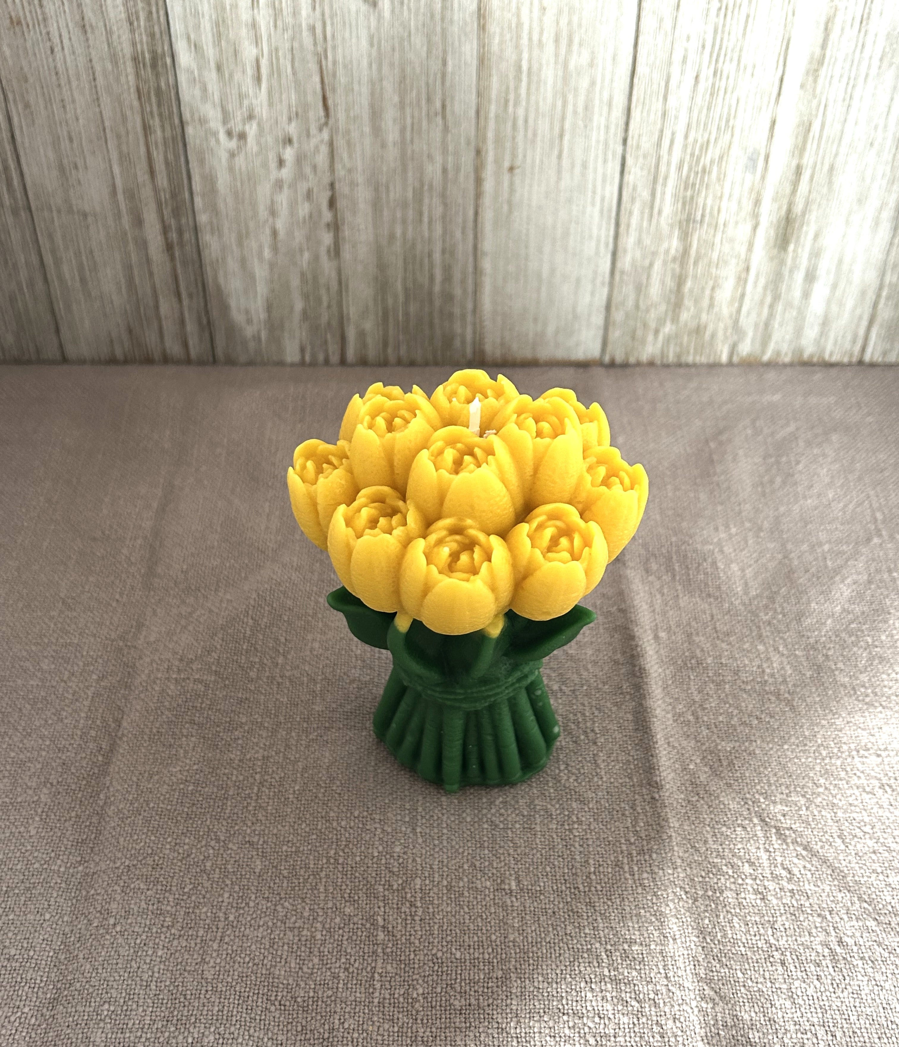 🌷 Tulip Bouquet Candle (160g) | Floral Spring Candle | Mendeleev Atelier