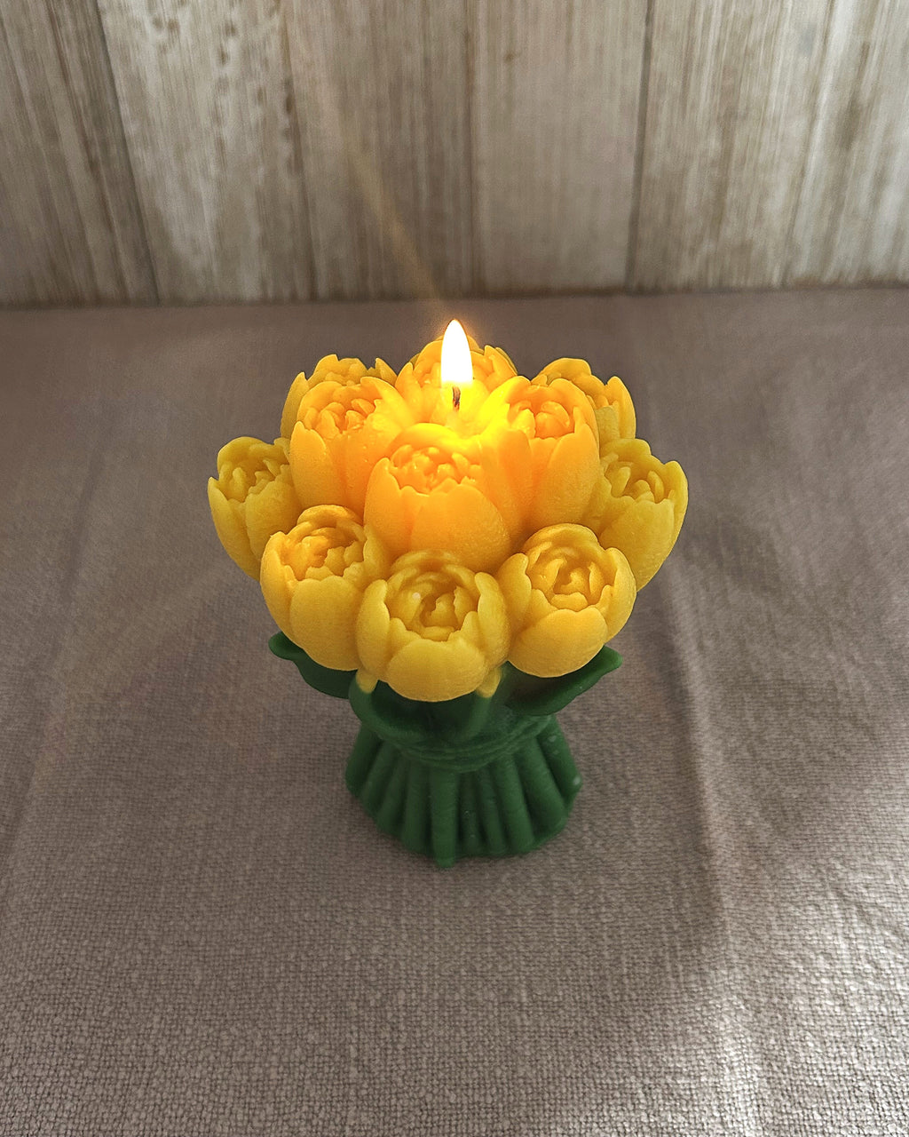 🌷 Tulip Bouquet Candle (160g) | Floral Spring Candle | Mendeleev Atelier