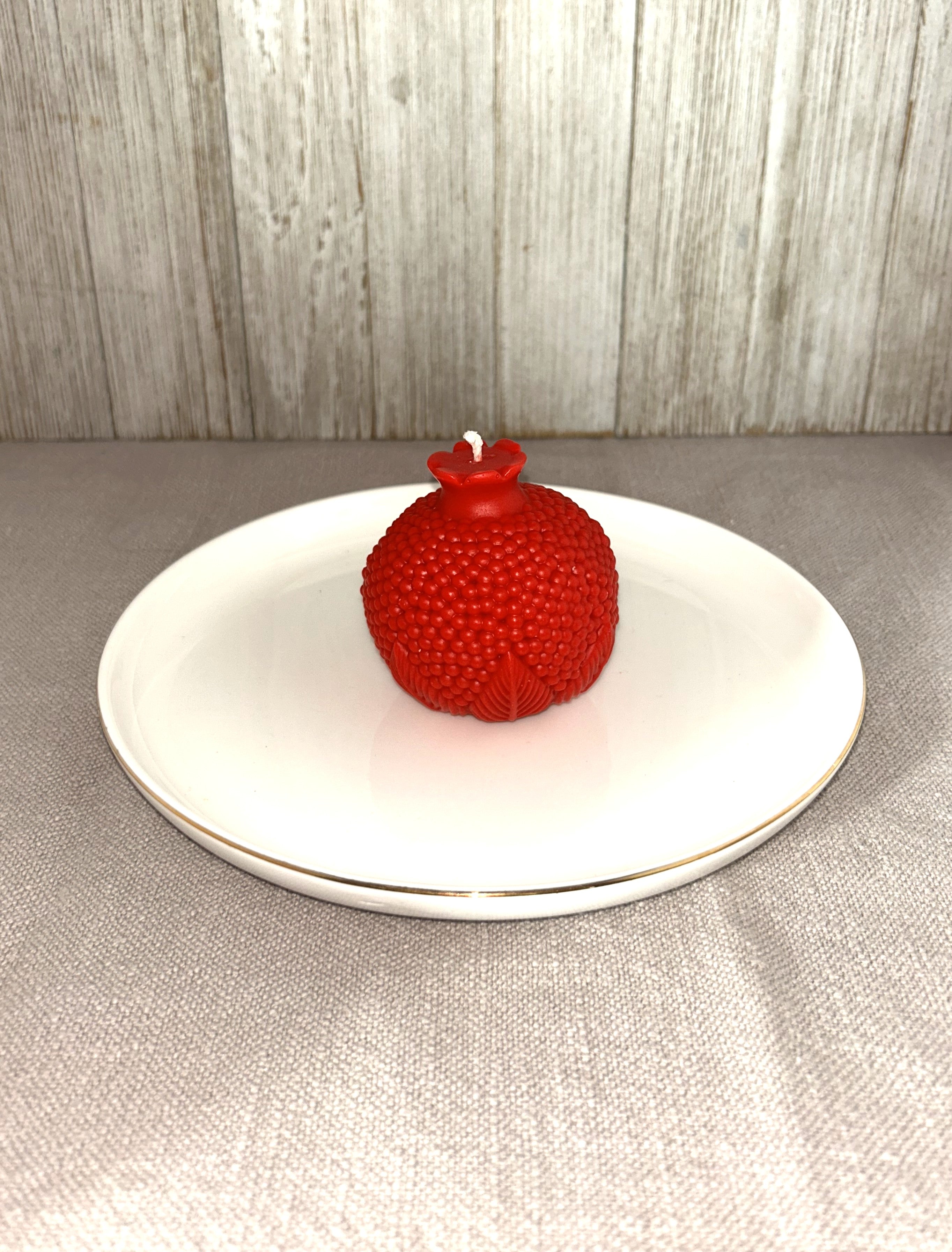 🍎 Pomegranate Candle (130g) | Sculptural Fruit Candle | Mendeleev Atelier