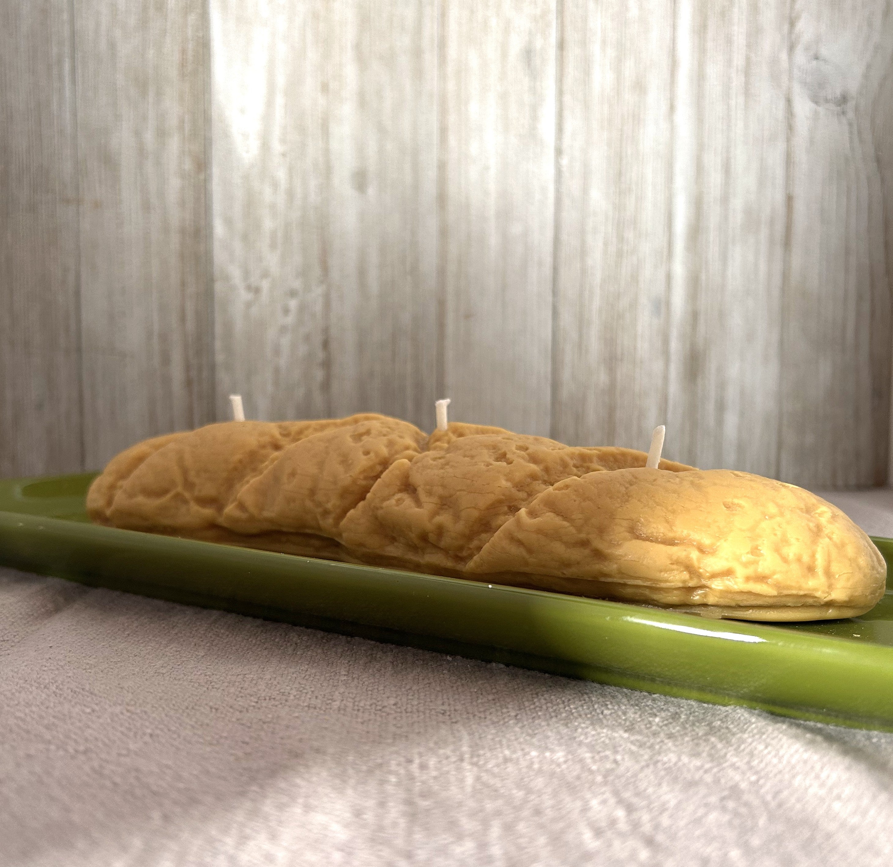 🥖 French Baguette Candle (220g) | Realistic Bakery Candle | Mendeleev Atelier