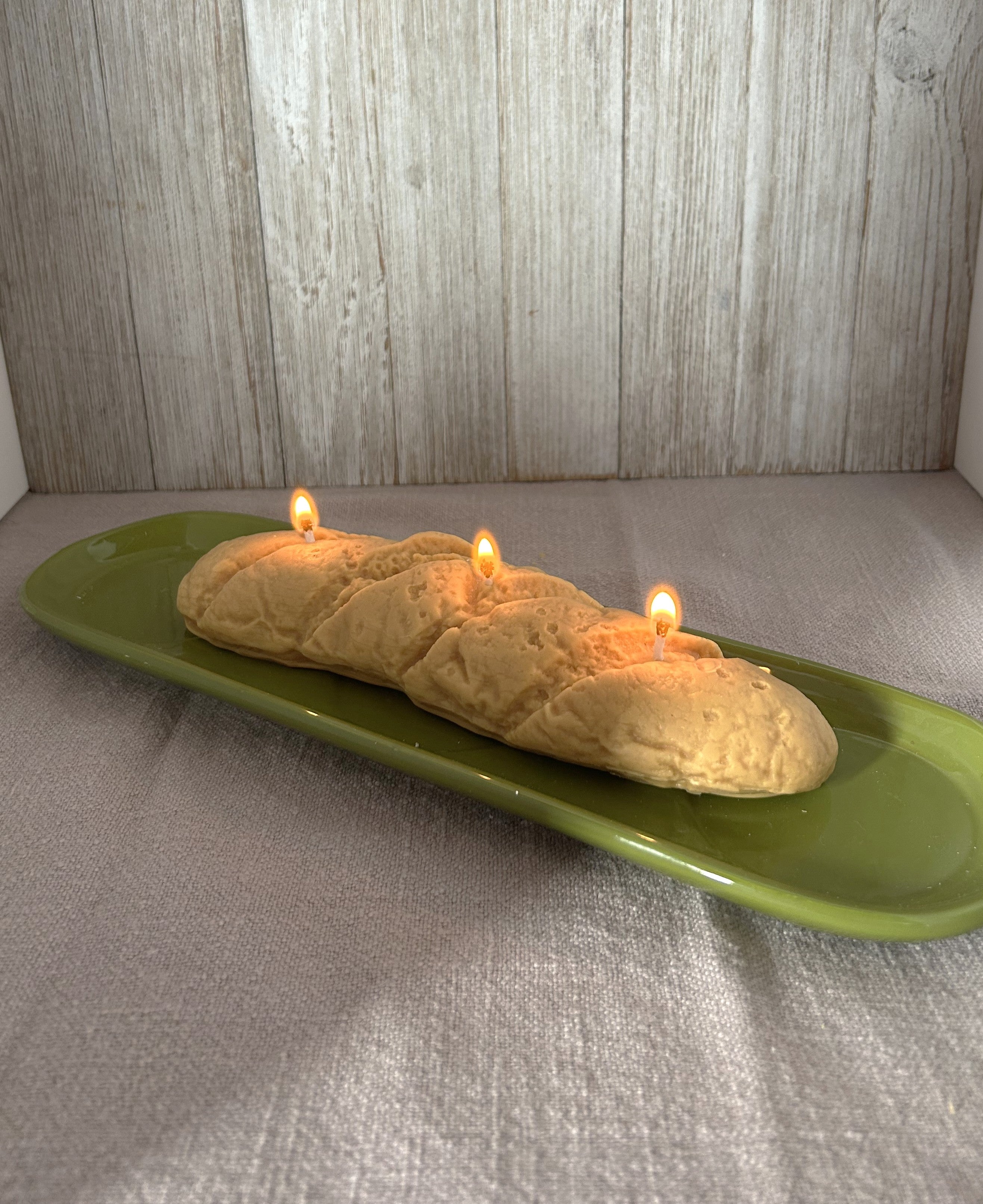 🥖 French Baguette Candle (220g) | Realistic Bakery Candle | Mendeleev Atelier