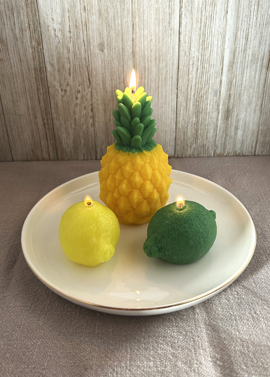 🍍 Pineapple Candle (200g) | Luxury Sculptural Fruit Candle | Mendeleev Atelier