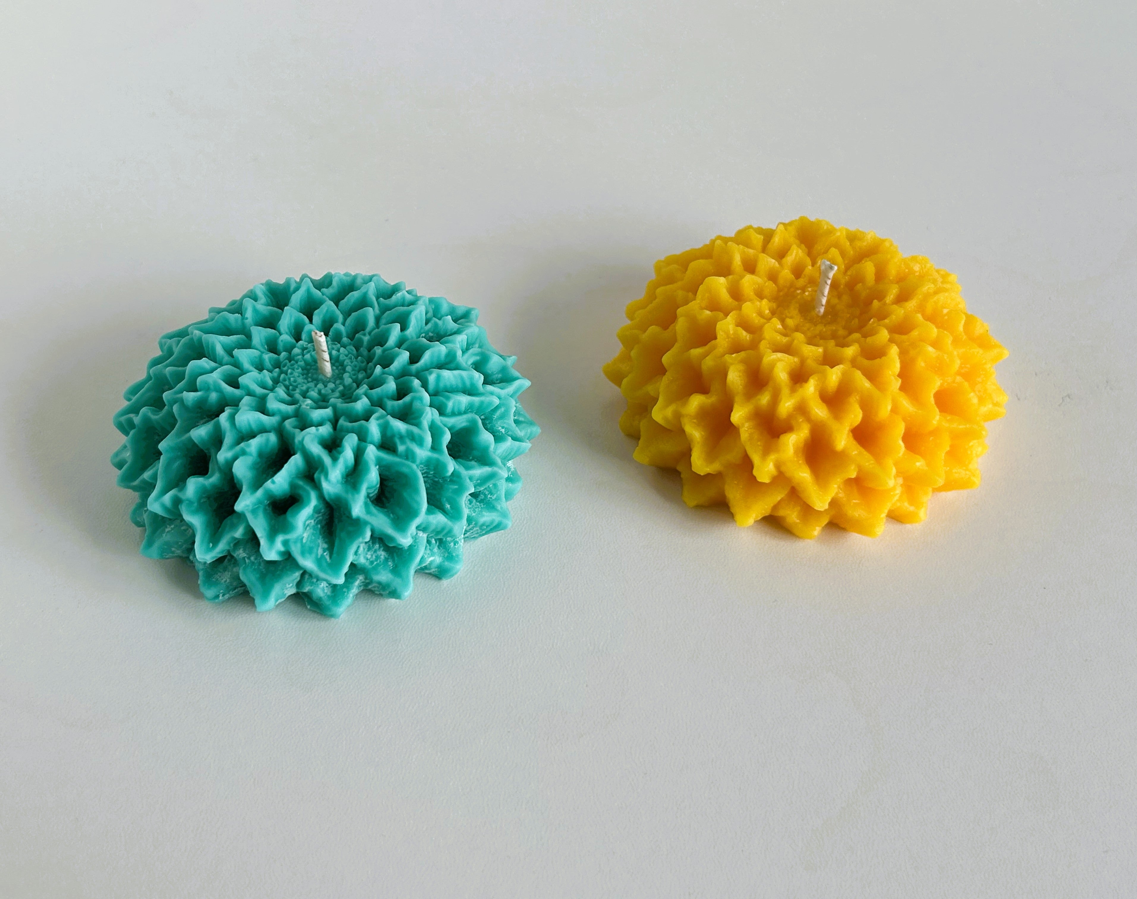 Floral Sculptural Candle (80g) | Handmade Soy Wax Flower Candle | Custom Color & Scent | Mendeleev Atelier