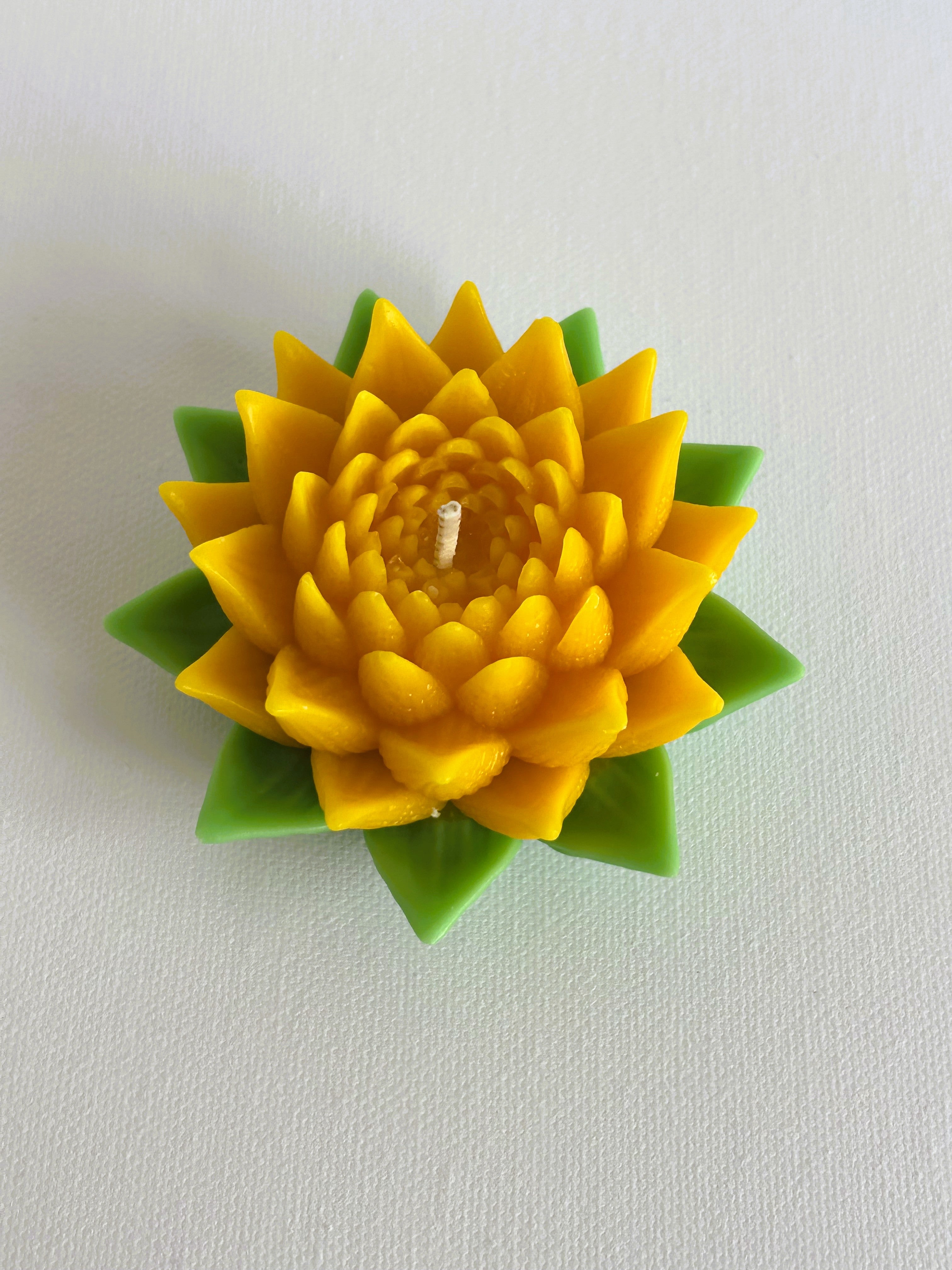🌼 Large Flower Sculptural Candle (100g) | Handmade Soy Wax Candle | Mendeleev Atelier