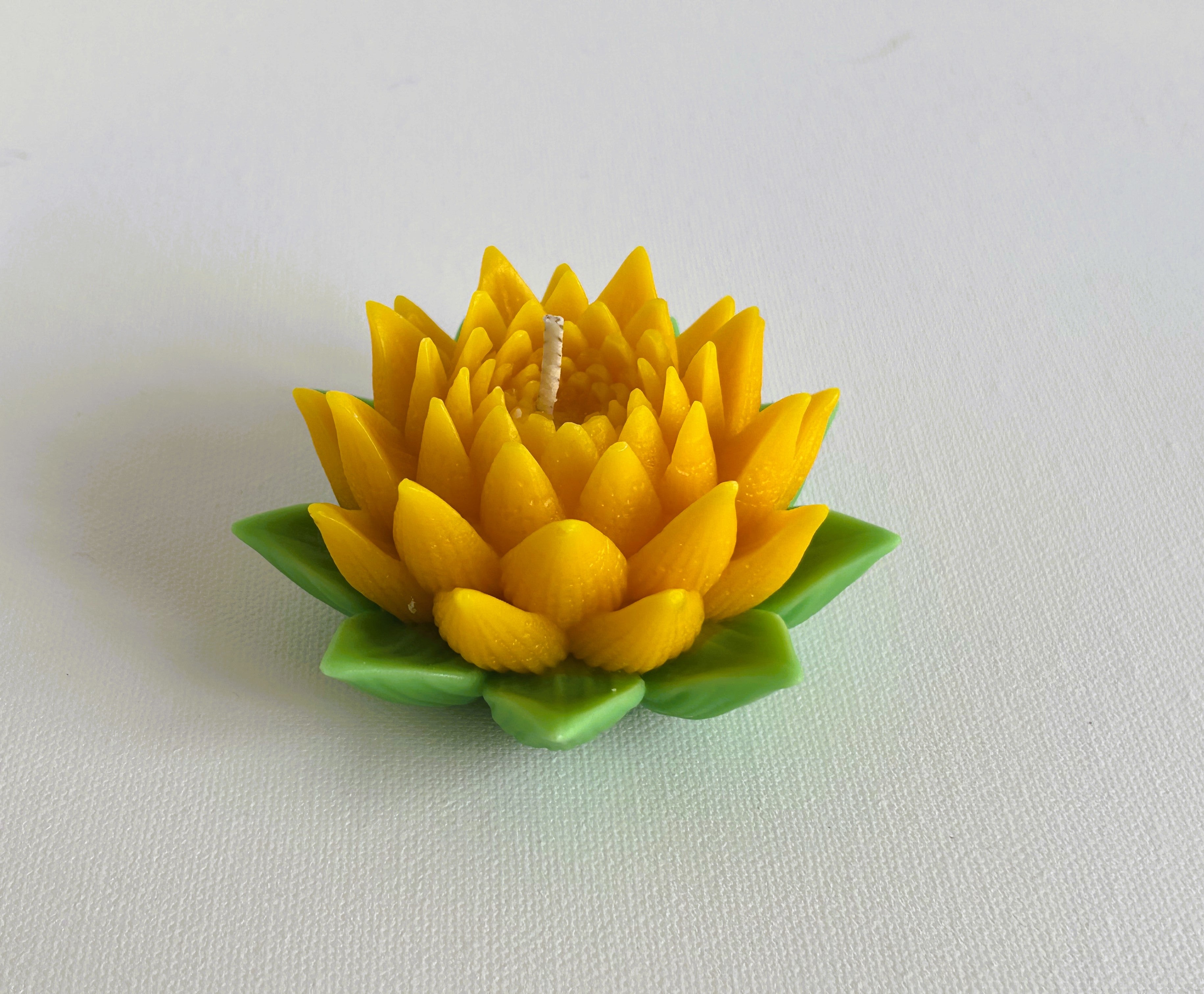 🌼 Large Flower Sculptural Candle (100g) | Handmade Soy Wax Candle | Mendeleev Atelier